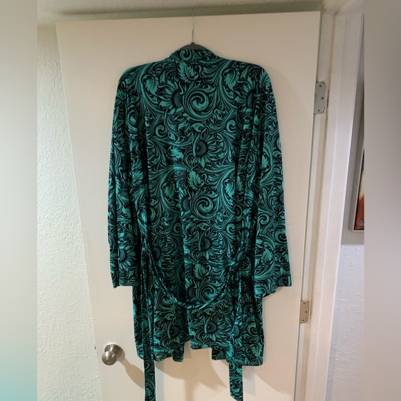 Western Robe - Picture 3 of 3